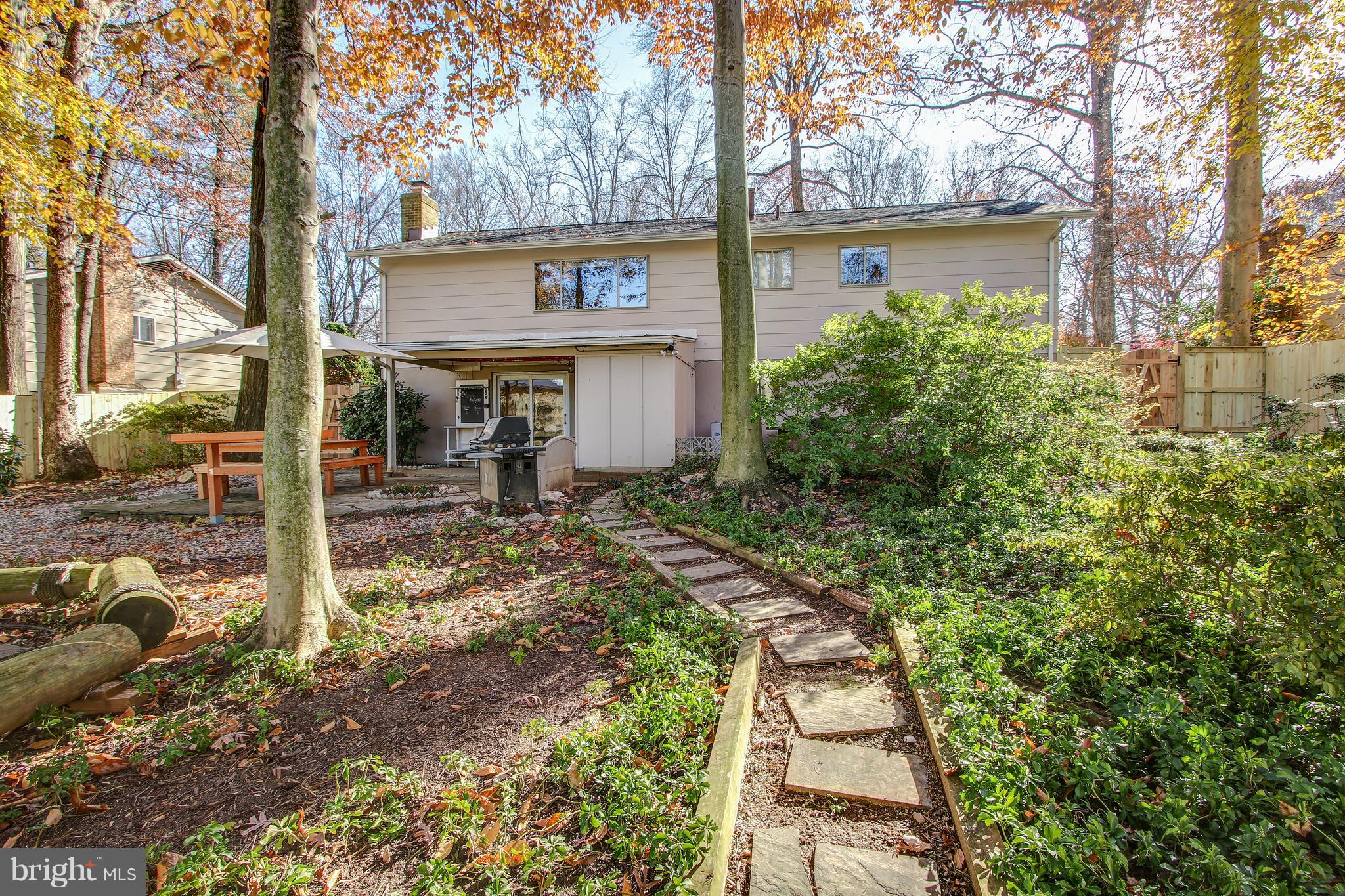 4805 Rim Rock Road Rockville, MD 20853 - Photo 30 of 31 Big Yard with Landscape