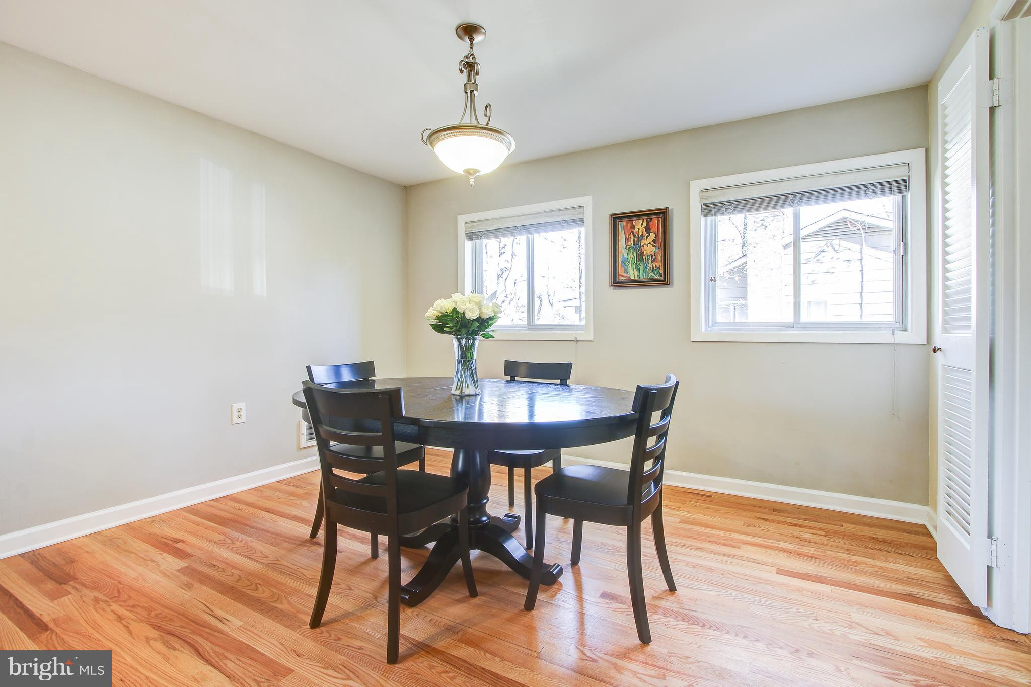 4805 Rim Rock Road Rockville, MD 20853 - Photo 9 of 31 Dining Room