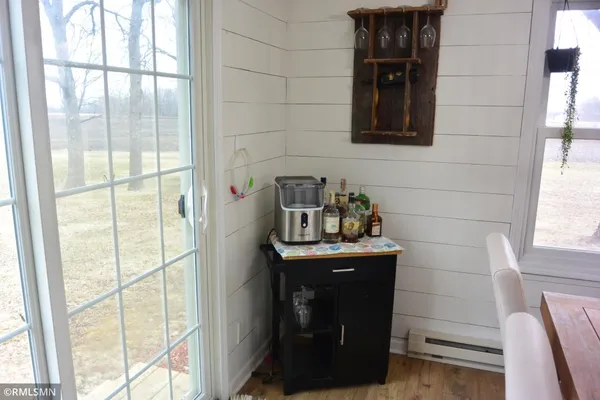 $425,000 | 17172 220th Street, Hutchinson, MN 55350