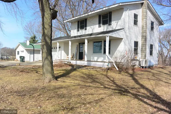 $425,000 | 17172 220th Street, Hutchinson, MN 55350