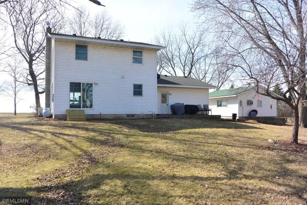 $425,000 | 17172 220th Street, Hutchinson, MN 55350
