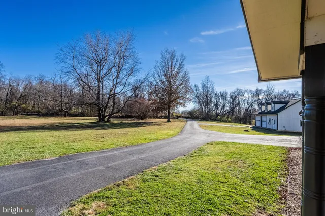 $900,000 | 33900 Austin Grove Road, Bluemont, VA 20135