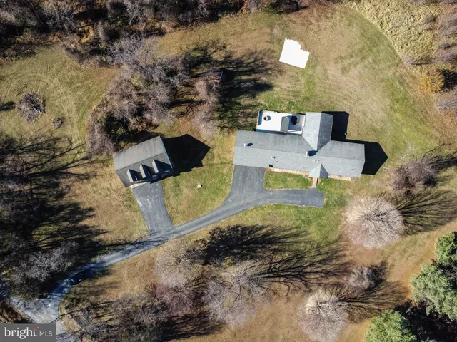$900,000 | 33900 Austin Grove Road, Bluemont, VA 20135