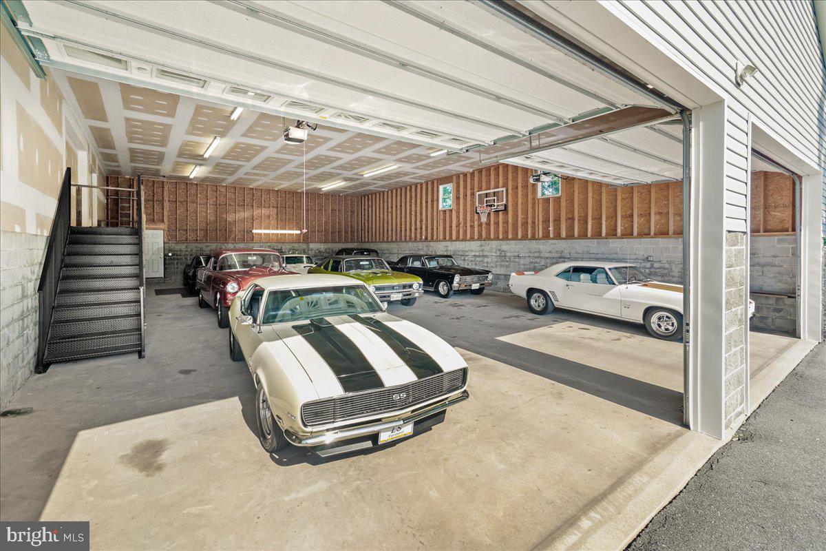 21873 Boonsboro Mountain Road Boonsboro, MD 21713 - Photo 3 of 48 38x58 Front Garage