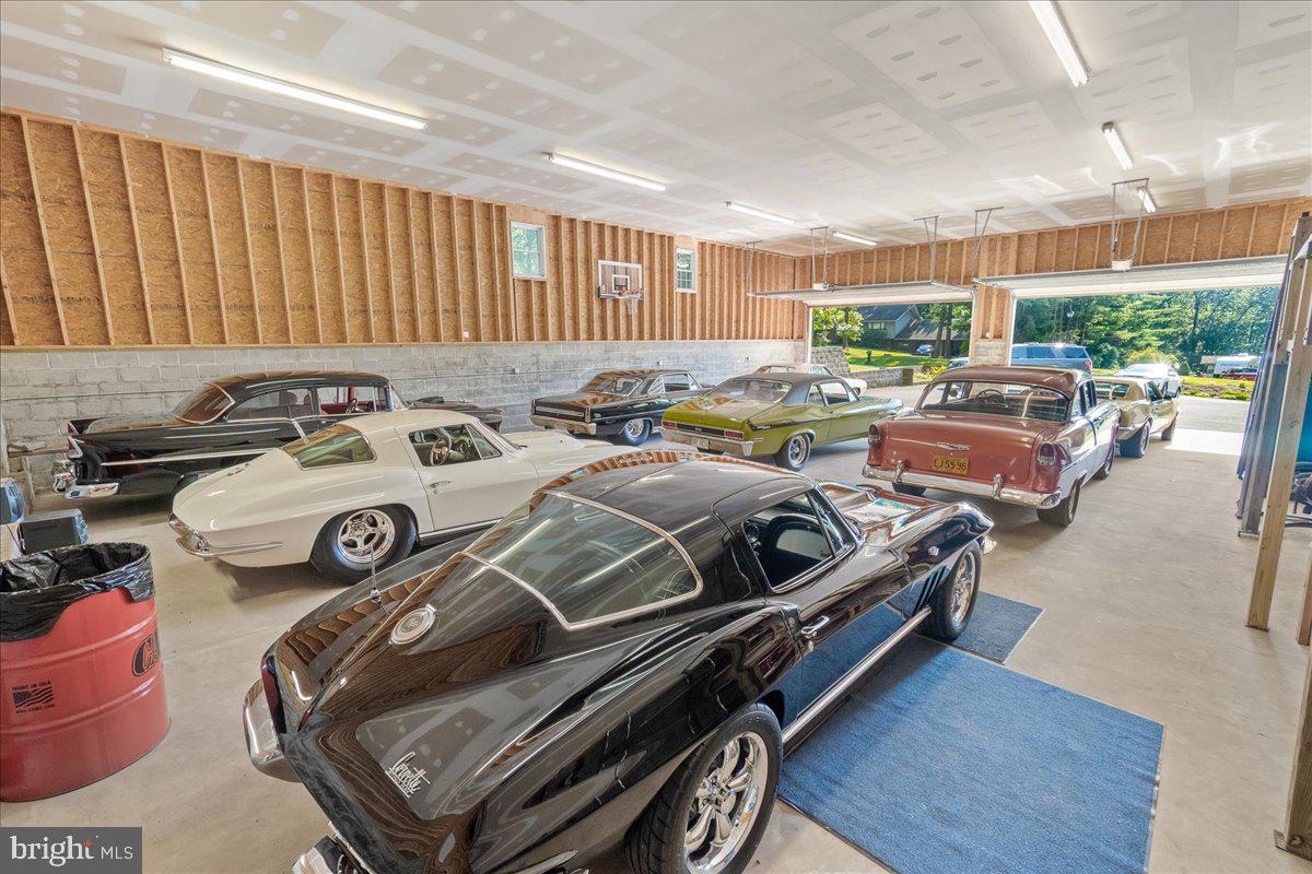 21873 Boonsboro Mountain Road Boonsboro, MD 21713 - Photo 4 of 48 38x58 Front Garage
