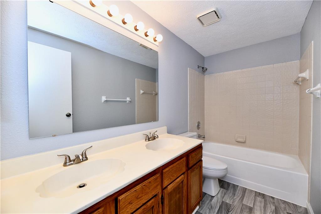 8437 Castle Ridge Lane Indianapolis, IN 46256 - Photo 13 of 50 Gallery Image 13