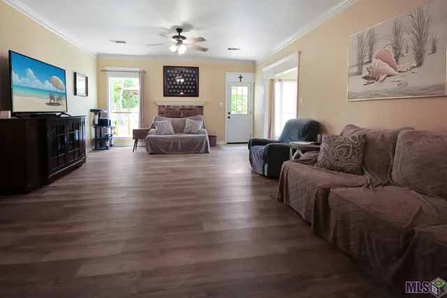 $320,000 | 31228 Seagull Lane, Denham Springs, LA 70726