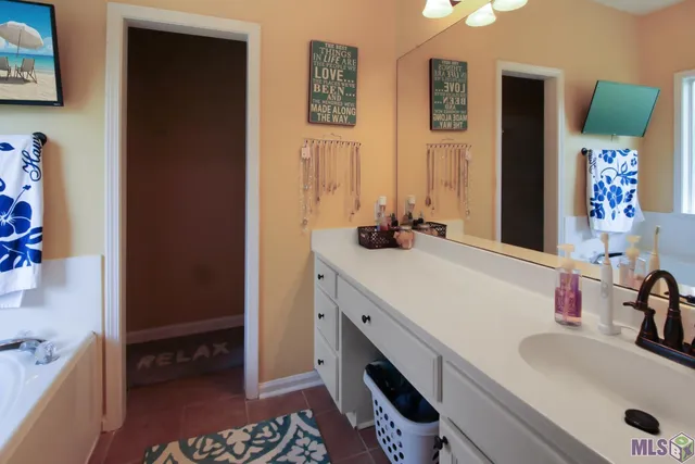 $320,000 | 31228 Seagull Lane, Denham Springs, LA 70726