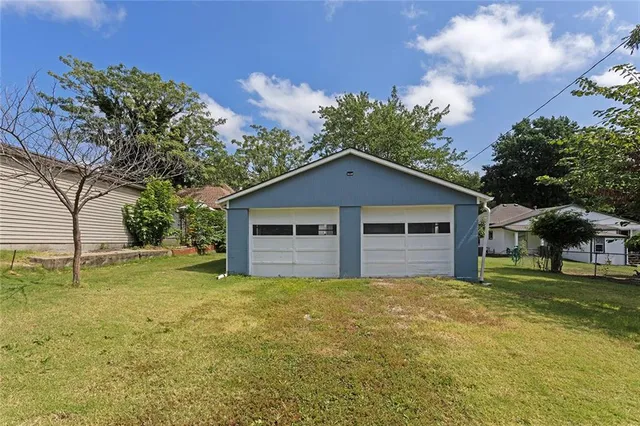 $210,000 | 724 North Osage Street, Independence, MO 64050