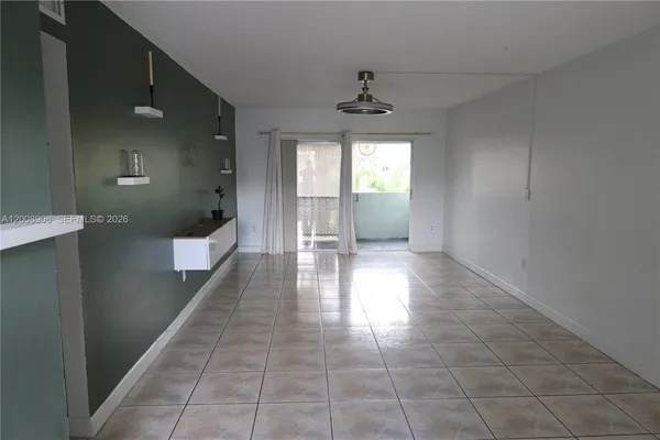 $1,500 | 1725 West 60th Street, Unit F330, Hialeah, FL 33012
