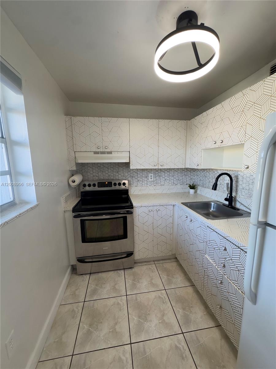 1725 West 60th Street, Unit F330 Hialeah, FL 33012 - Photo 8 of 12