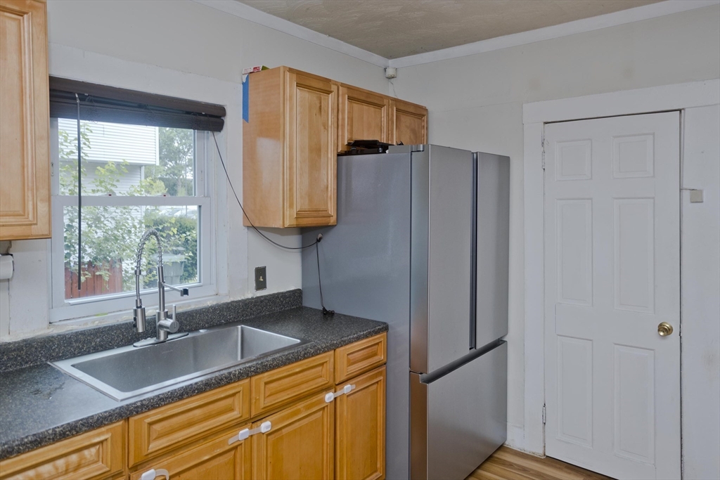 711 Union Street Springfield, MA 01109 - Photo 15 of 42 Gallery Image 15