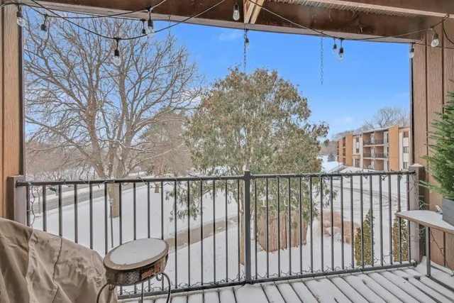 $124,900 | 401 East Burnsville Parkway, Unit 239, Burnsville, MN 55337