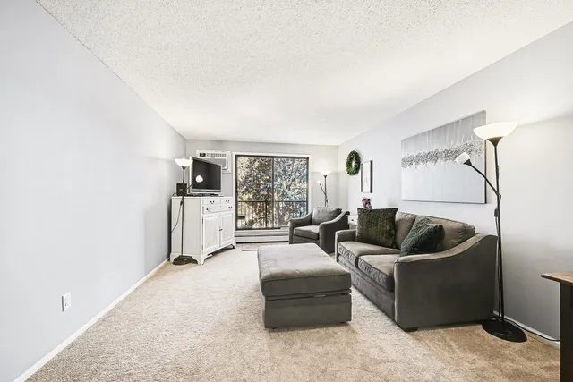 $124,900 | 401 East Burnsville Parkway, Unit 239, Burnsville, MN 55337