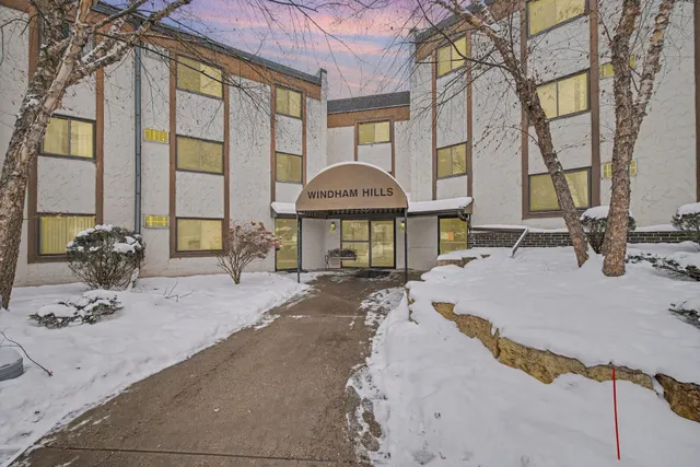 $124,900 | 401 East Burnsville Parkway, Unit 239, Burnsville, MN 55337
