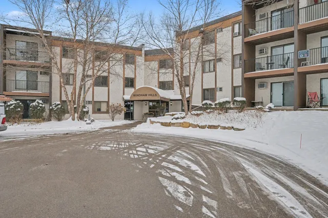 $124,900 | 401 East Burnsville Parkway, Unit 239, Burnsville, MN 55337
