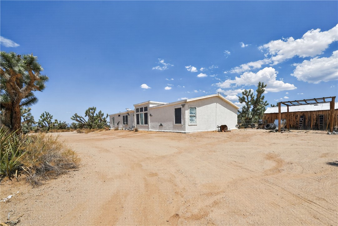 15710 South Kit Carson Road Yucca, AZ 86438 - Photo 30 of 43