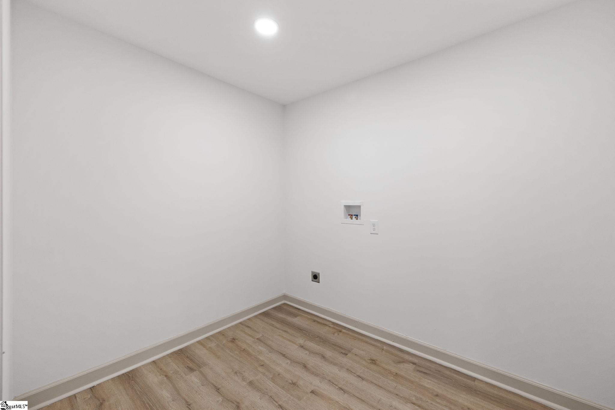 406 Rollingreen Road Greenville, SC 29615 - Photo 14 of 42