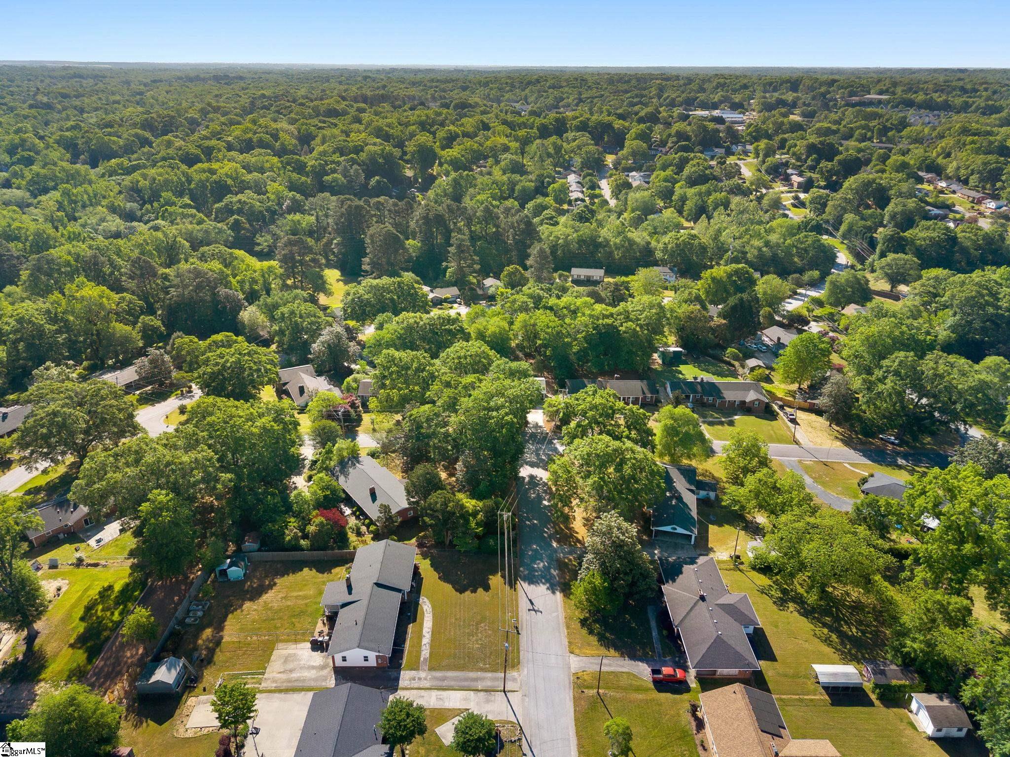 406 Rollingreen Road Greenville, SC 29615 - Photo 39 of 42