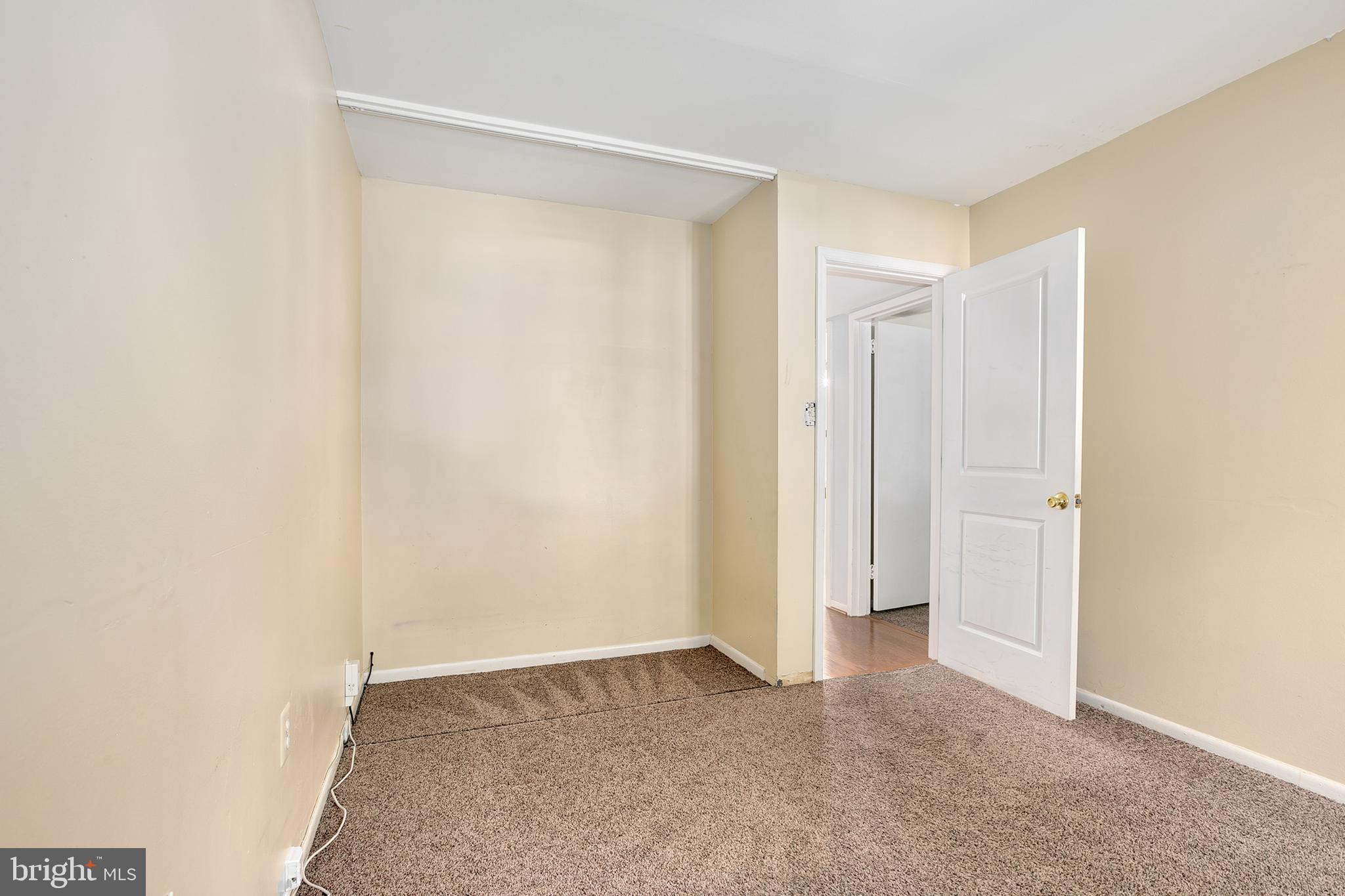 1525 Northgate Square, Unit 2C Reston, VA 20190 - Photo 20 of 32 Gallery Image 20