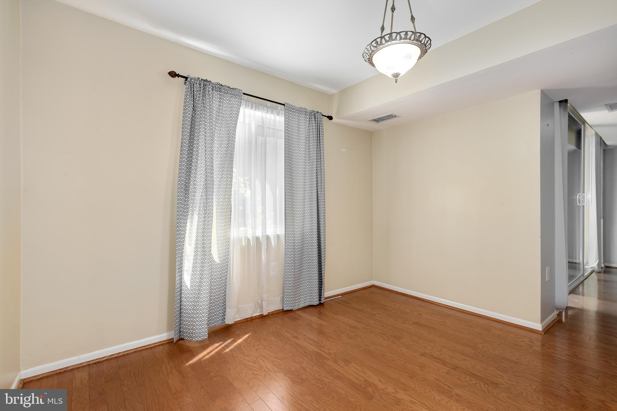 1525 Northgate Square, Unit 2C Reston, VA 20190 - Photo 10 of 32 Gallery Image 10