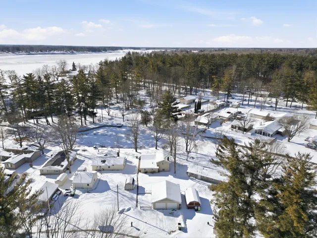 $244,500 | 5184 Pleasant Drive, Beaverton, MI 48612