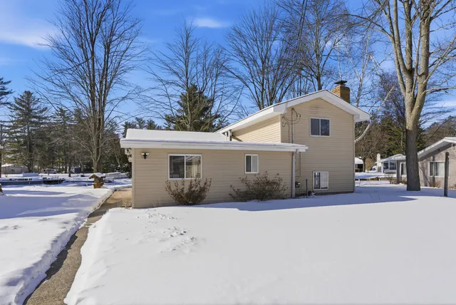 $244,500 | 5184 Pleasant Drive, Beaverton, MI 48612