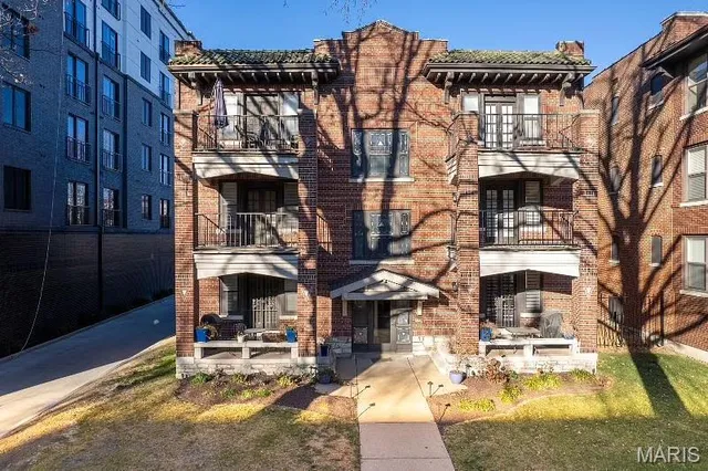 $208,000 | 5631 Pershing Avenue, Unit 22, St. Louis, MO 63112