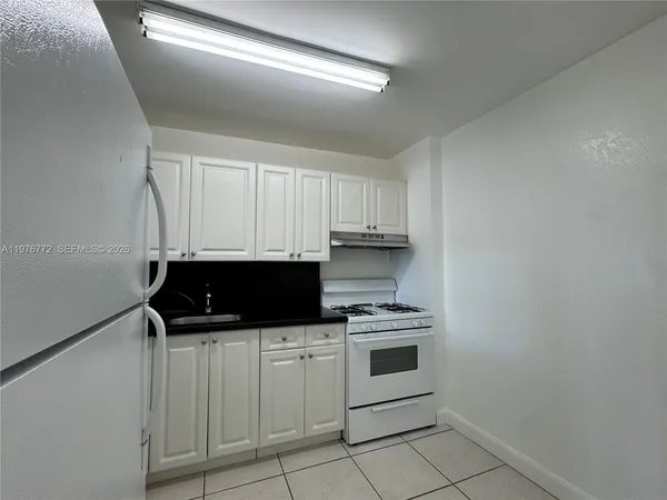 $1,900 | 13120 Southwest 92nd Avenue, Unit B302, Miami, FL 33176