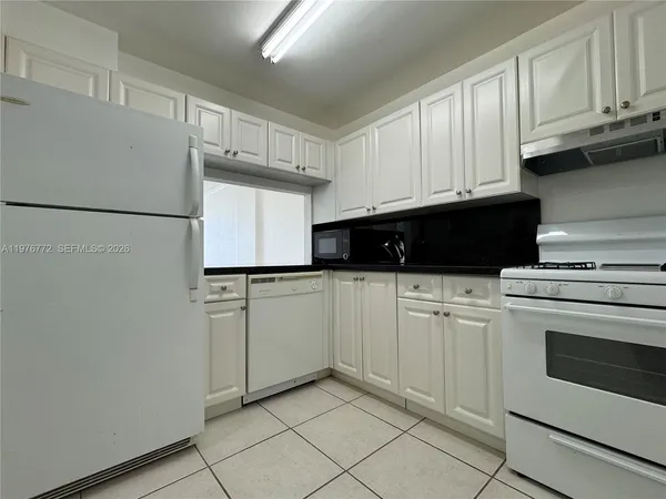 $1,900 | 13120 Southwest 92nd Avenue, Unit B302, Miami, FL 33176