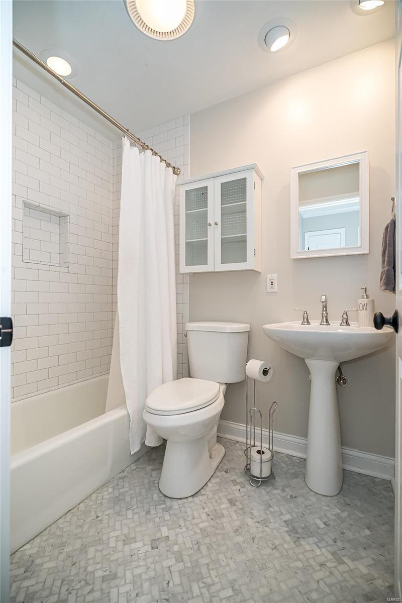 333 Providence Road Ballwin, MO 63011 - Photo 21 of 31 Gallery Image 21