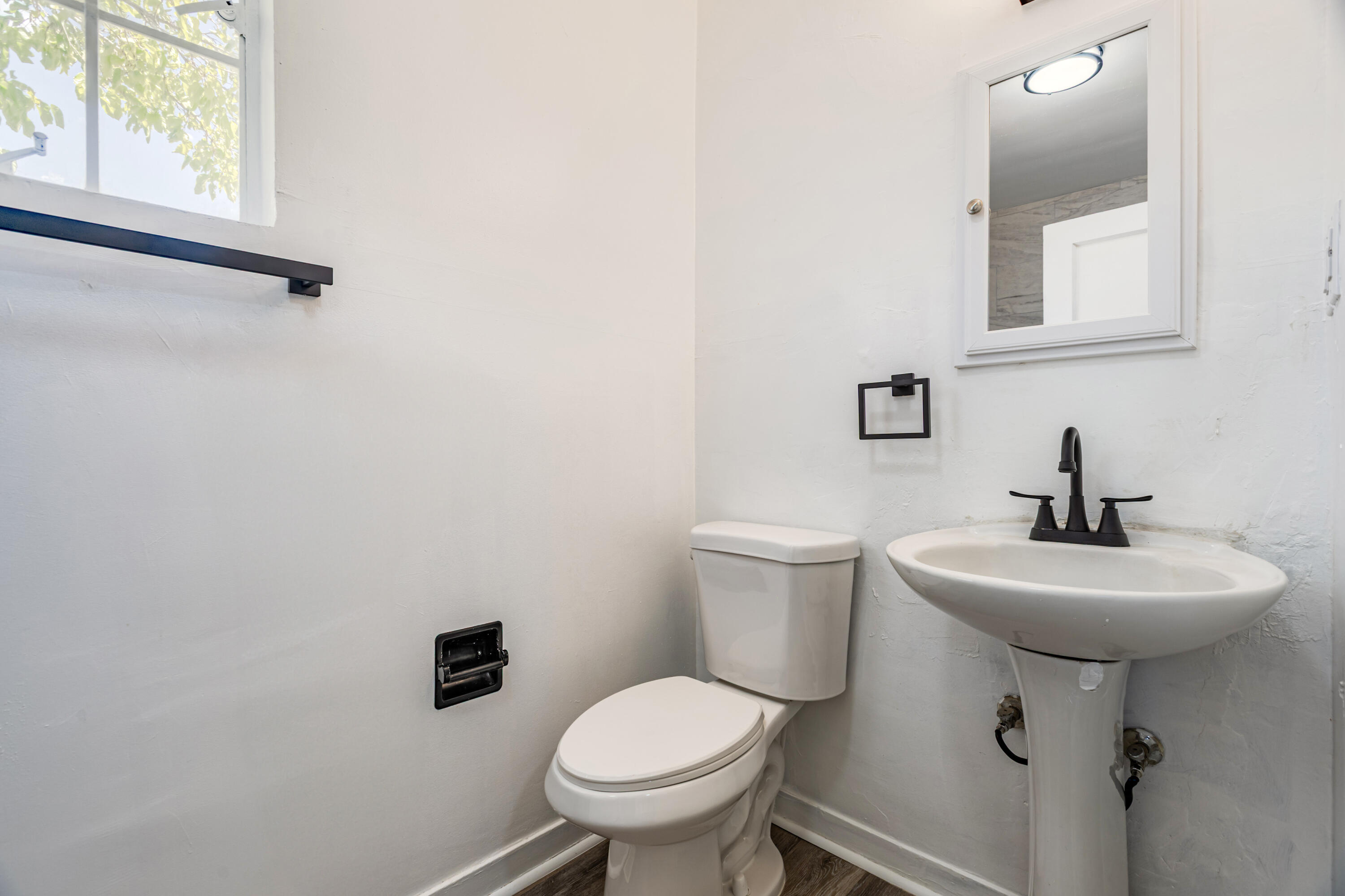 2419 Floral Road Northwest Albuquerque, NM 87104 - Photo 19 of 24 Gallery Image 19
