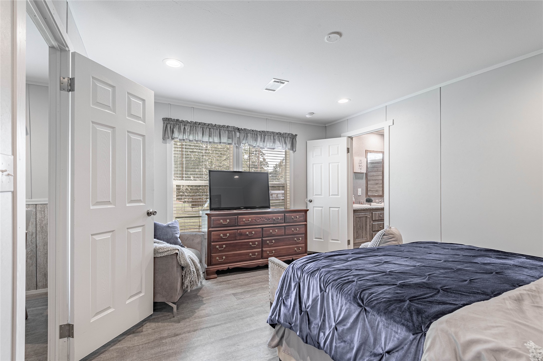 844 Harbor Point Drive Trinity, TX 75862 - Photo 14 of 32