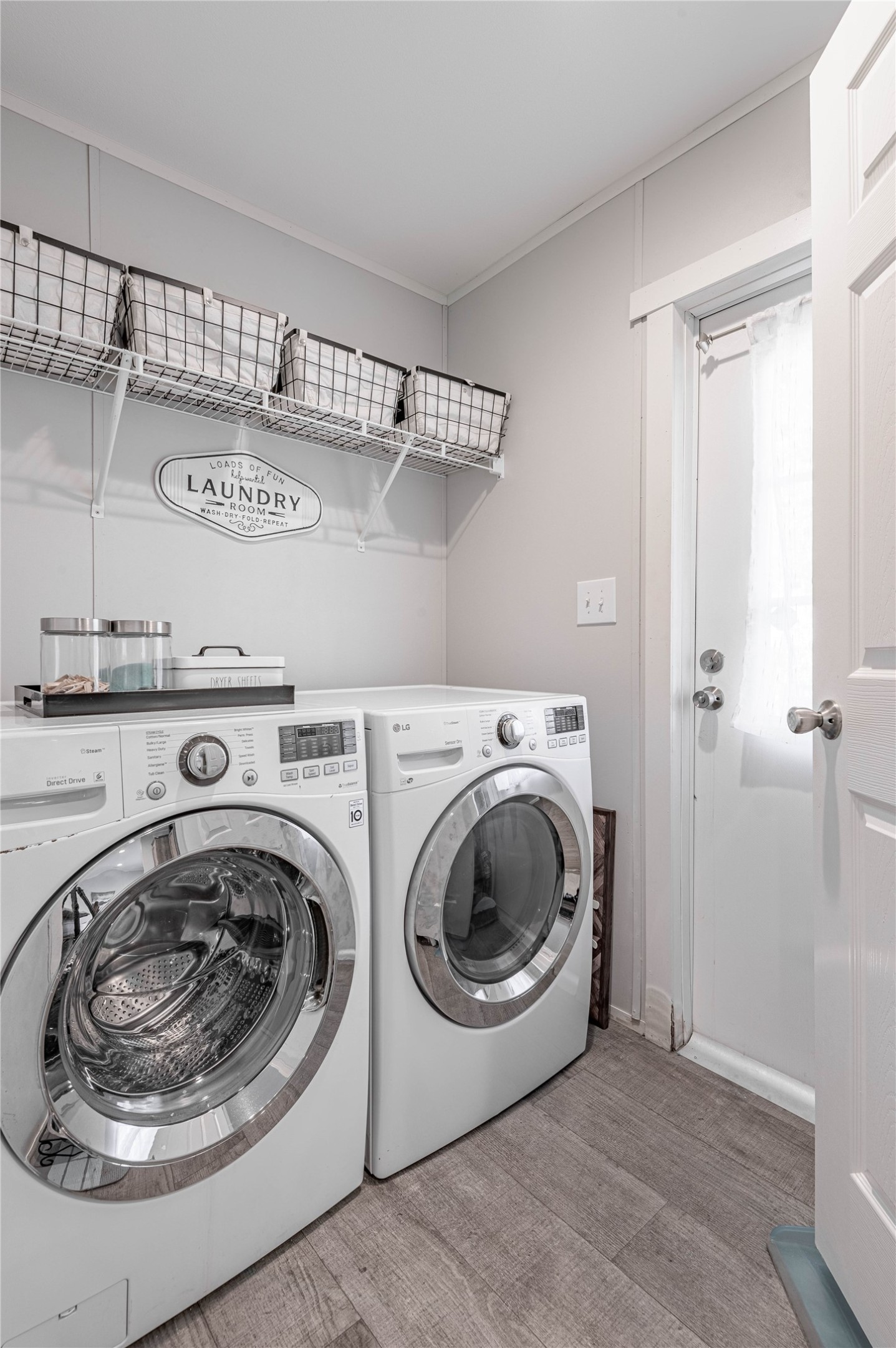 844 Harbor Point Drive Trinity, TX 75862 - Photo 18 of 32 a utility room with dryer and washer