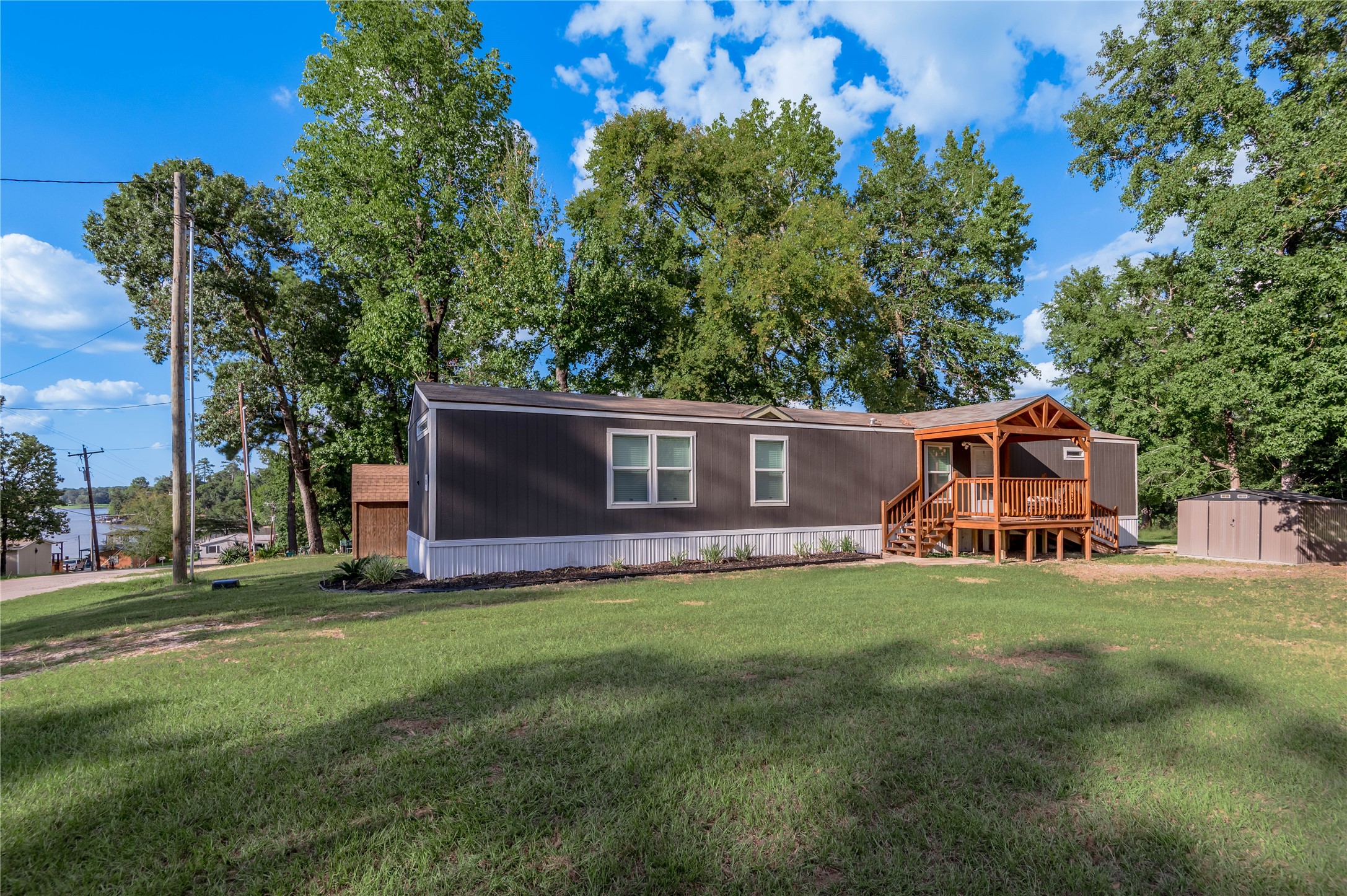 844 Harbor Point Drive Trinity, TX 75862 - Photo 4 of 32