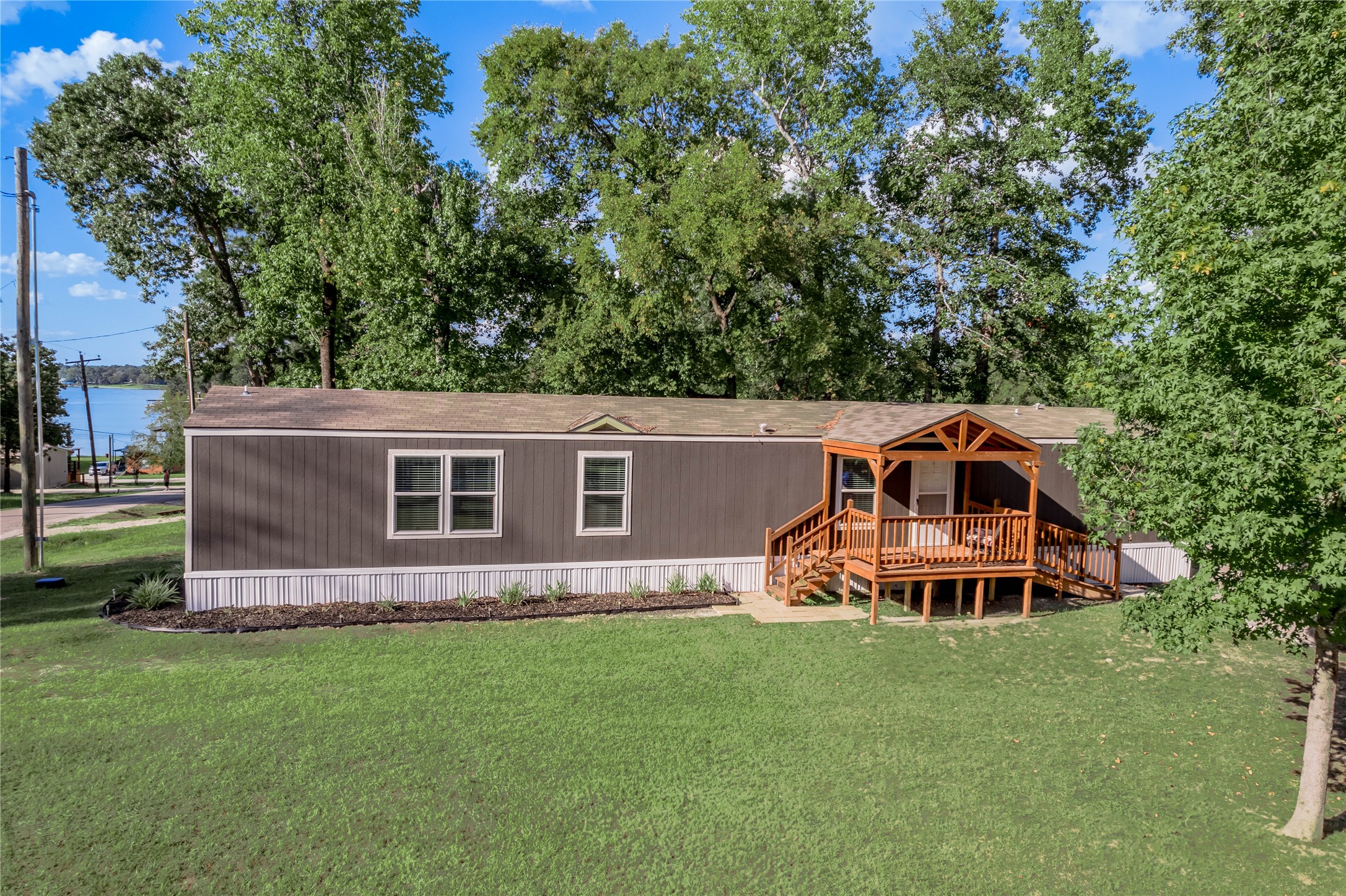 844 Harbor Point Drive Trinity, TX 75862 - Photo 6 of 32