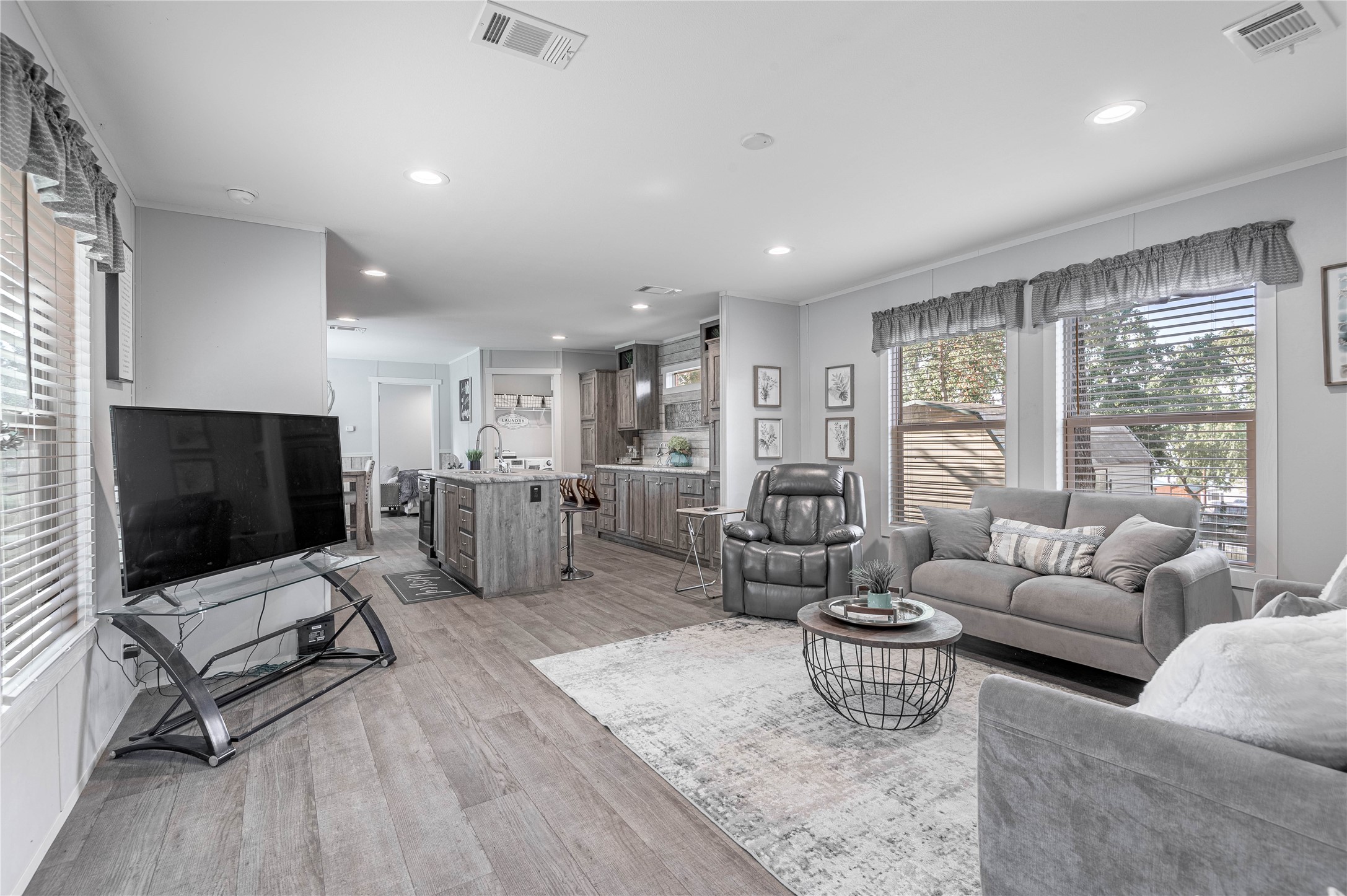 844 Harbor Point Drive Trinity, TX 75862 - Photo 7 of 32