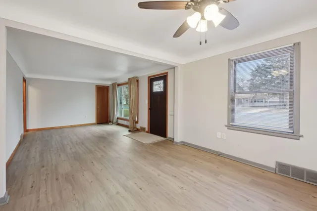 $299,900 | 528 Shakopee Avenue East, Shakopee, MN 55379