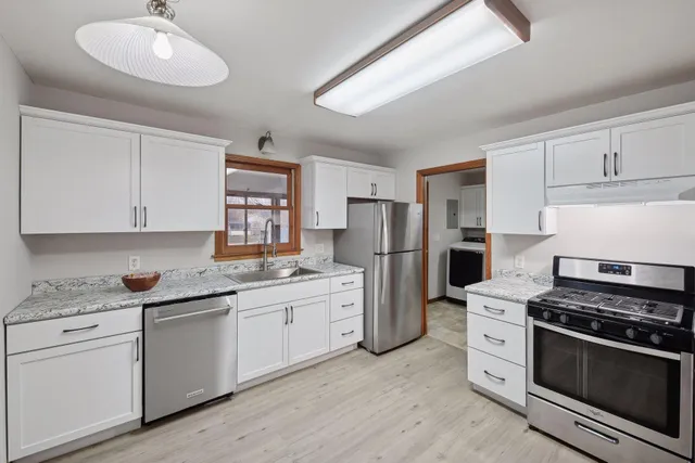 $299,900 | 528 Shakopee Avenue East, Shakopee, MN 55379