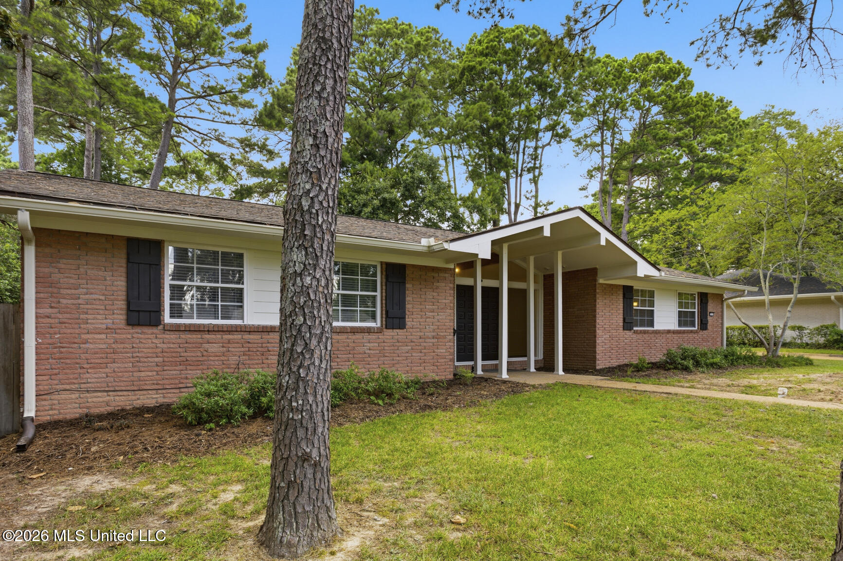 5315 Red Fox Road Jackson, MS 39211 - Photo 2 of 42 5315 Red Fox-3