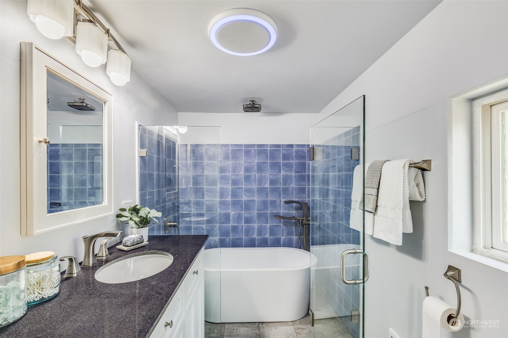 3728 Southwest Webster Street Seattle, WA 98126 - Photo 9 of 21 Gallery Image 9