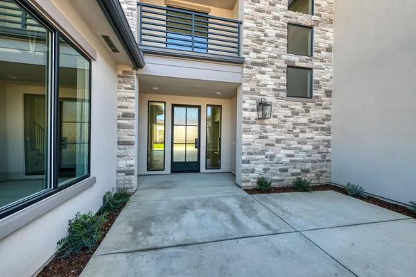 $1,648,000 | 11610 North Range Vw Drive, Fresno, CA 93730