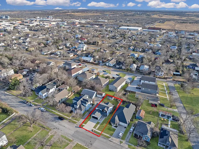 $399,000 | 609 A West 7th Street, Taylor, TX 76574