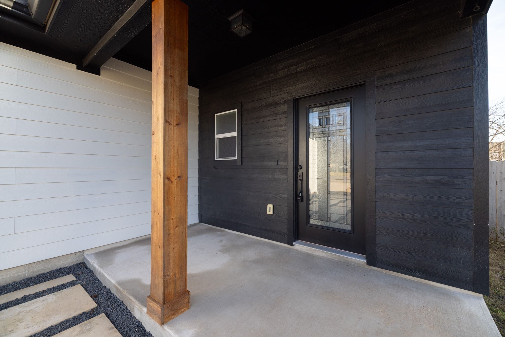 609 A West 7th Street Taylor, TX 76574 - Photo 5 of 35 View of exterior entry