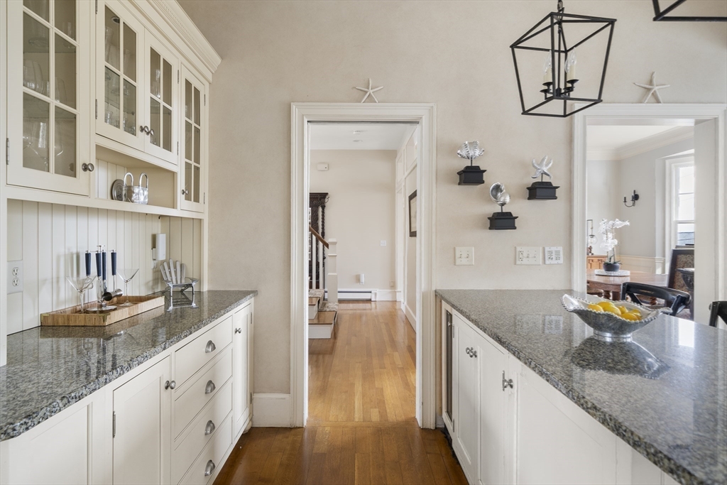 119 Mann Hill Road Scituate, MA 02066 - Photo 7 of 32