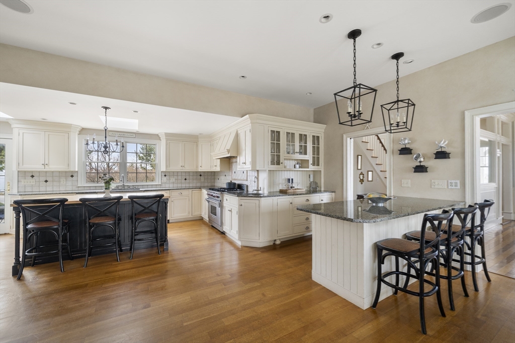 119 Mann Hill Road Scituate, MA 02066 - Photo 9 of 32