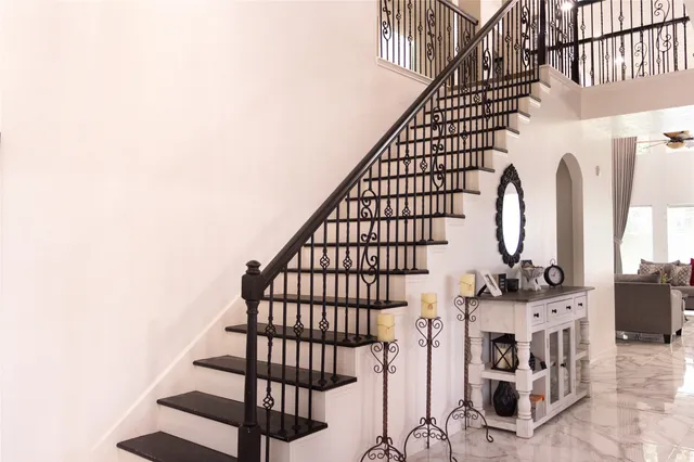 a view of entryway with a front door