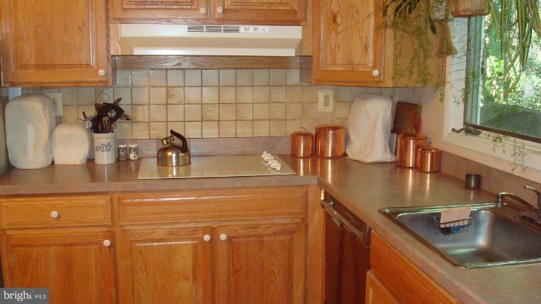 549 Maple Ridge Lane Odenton, MD 21113 - Photo 20 of 30 Kitchen