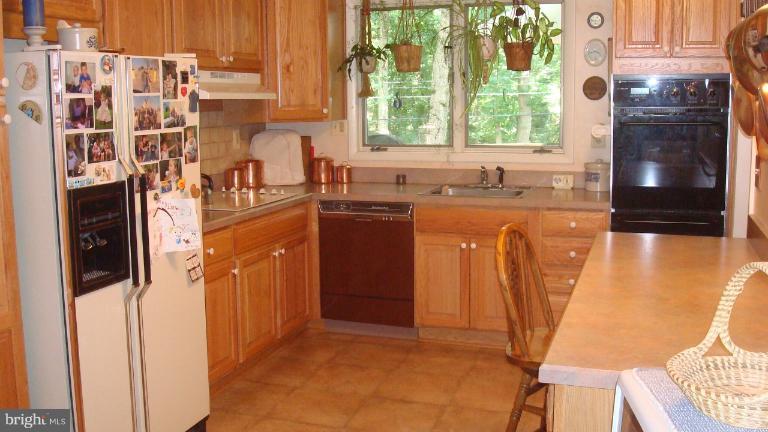 549 Maple Ridge Lane Odenton, MD 21113 - Photo 6 of 30 Kitchen