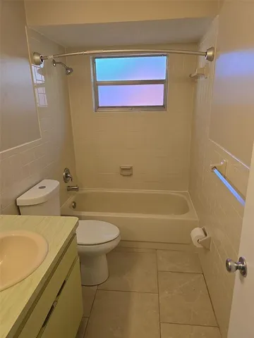 $2,200 | 7251 McGinnes Court, Weeki Wachee, FL 34613